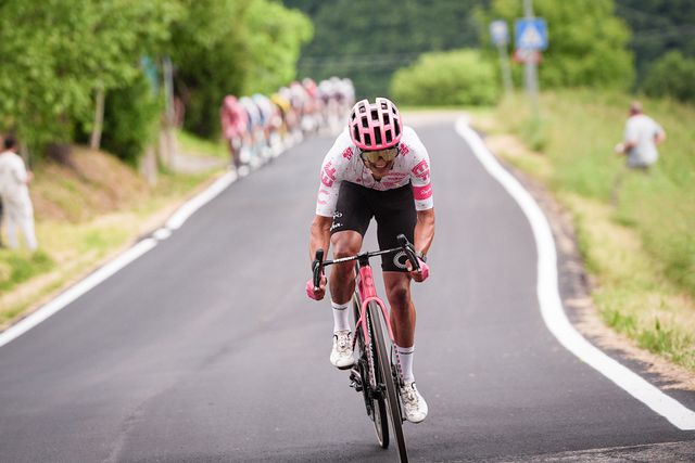 Richard Carapaz fora da Vuelta 2025