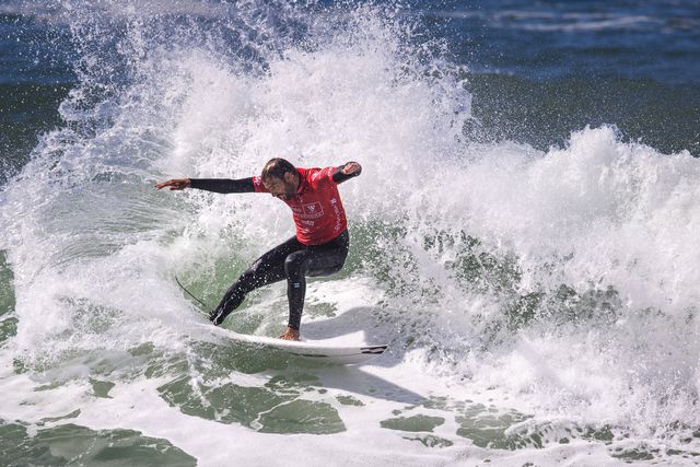 Kikas continua na crista da onda no Ballito Pro