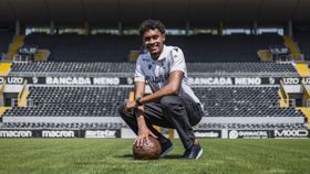 Mercado oficial: Vitória de Guimarães apresenta mais um central
