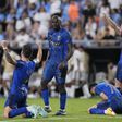Jogadores do Al Hilal a festejarem o apuramento para os 'quartos' da competição