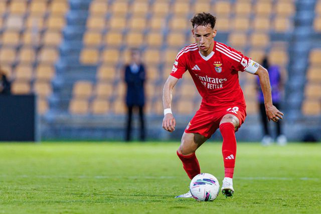 Francisco Domingues nasceu e cresceu no Benfica, mas está perto de rumar ao Moreirense para estrear-se na Liga