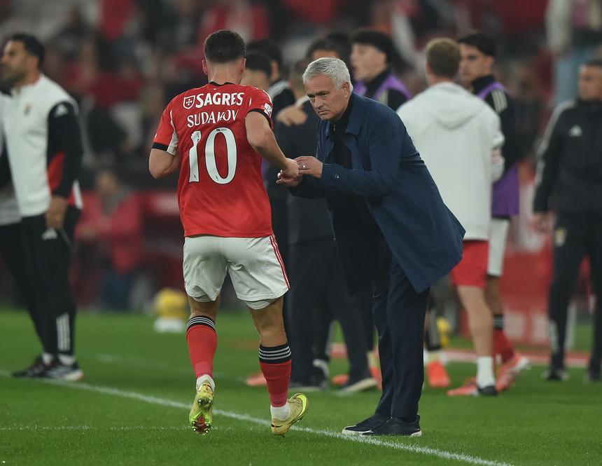 Sudakov e José Mourinho na última temporada, no Benfica - Foto: IMAGO