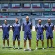 A equipa técnica do Marítimo, liderada por Mitchell Van der Gagg. - Foto: Marítimo