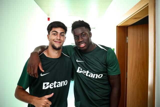 Eduardo Felicíssimo e Salvador Blopa são duas apostas da formação que se apresentaram no arranque dos trabalhos - Foto: SPORTING CP