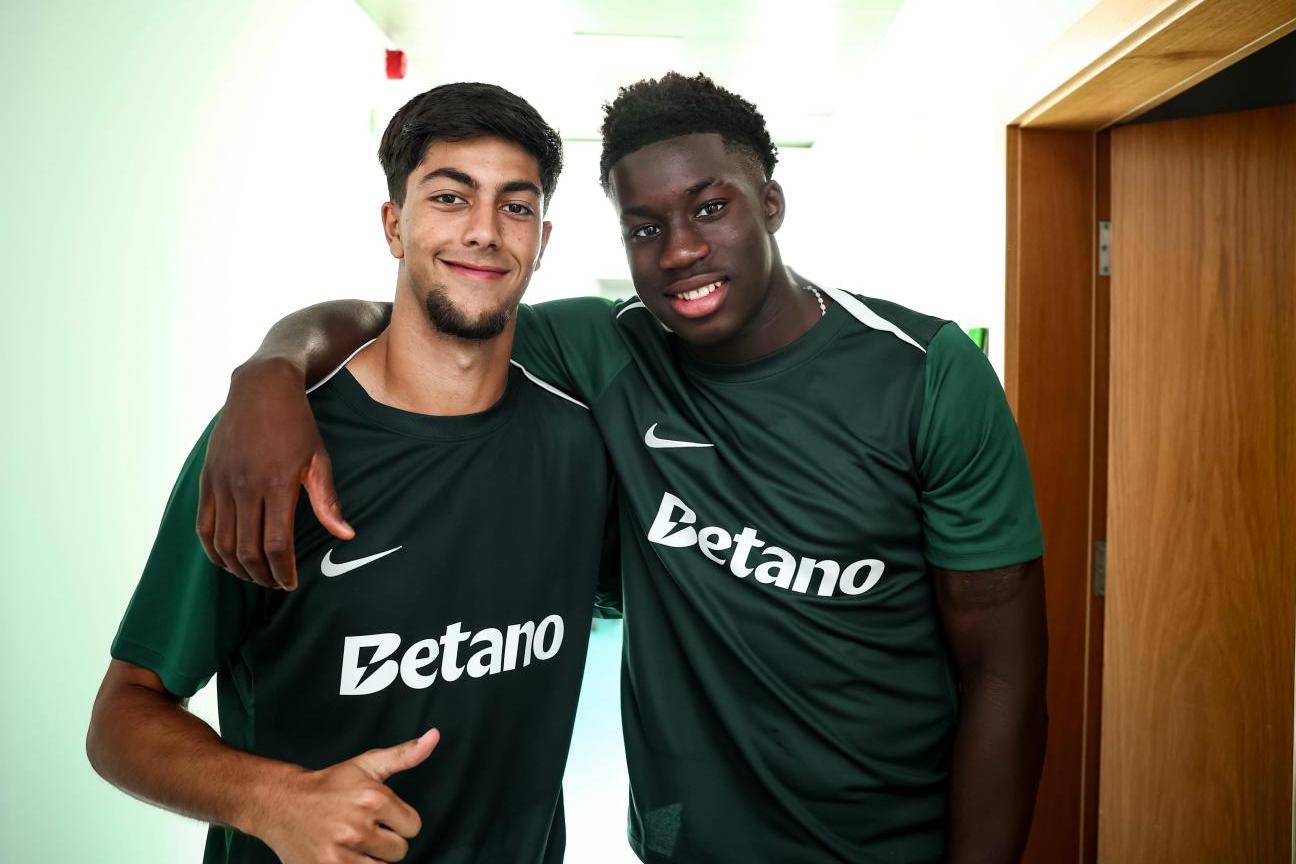 Eduardo Felicíssimo com o companheiro de equipa  Salvador Blopa (Foto Sporting CP)