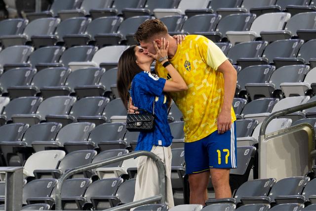 Viktor Gyokeres e a namorada, a portuguesa Inês Aguiar - Foto: IMAGO