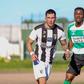 Nuno Pereira (à esquerda) brilhou no meio-campo do Portimonense (clube) na última época - Foto: Portimonense