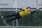 O jovem Mateus Durães, em ação num treino dos vimaranenses - Foto: Vitória de Guimarães