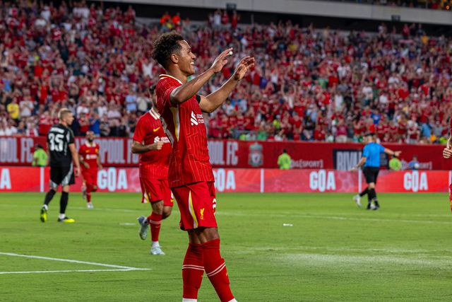 Liverpool derrota Manchester United com selo português