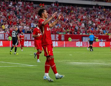 Liverpool derrota Manchester United com selo português