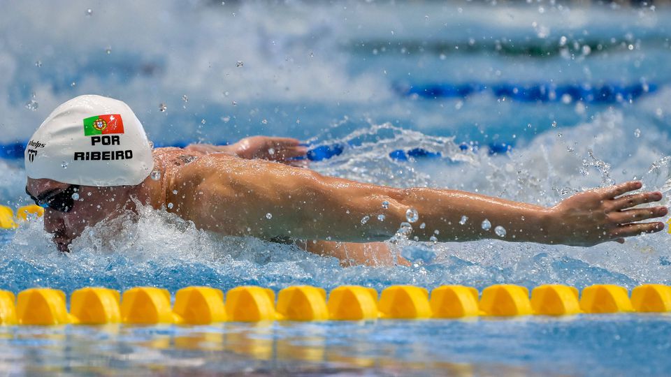Diogo Ribeiro bate recorde nacional dos 100m mariposa em piscina curta