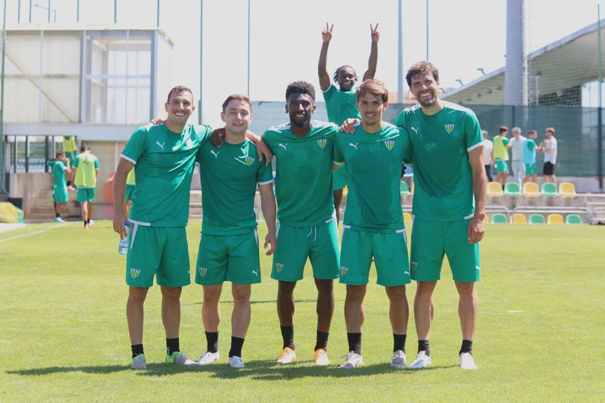 Plantel auriverde tem tido motivos para sorrir. Foto CD Tondela
