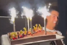 Surpresa de Ronaldo leva funcionário do Al Nassr às lágrimas (vídeo)