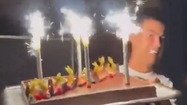 Surpresa de Ronaldo leva funcionário do Al Nassr às lágrimas (vídeo)