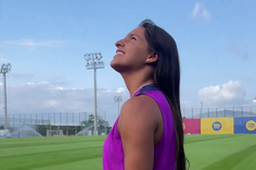 Kika Nazareth regressa ao Barcelona e já fala catalão