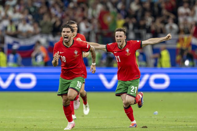 Rúben Neves e Diogo Jota festejam conquista da Liga das Nações por Portugal
