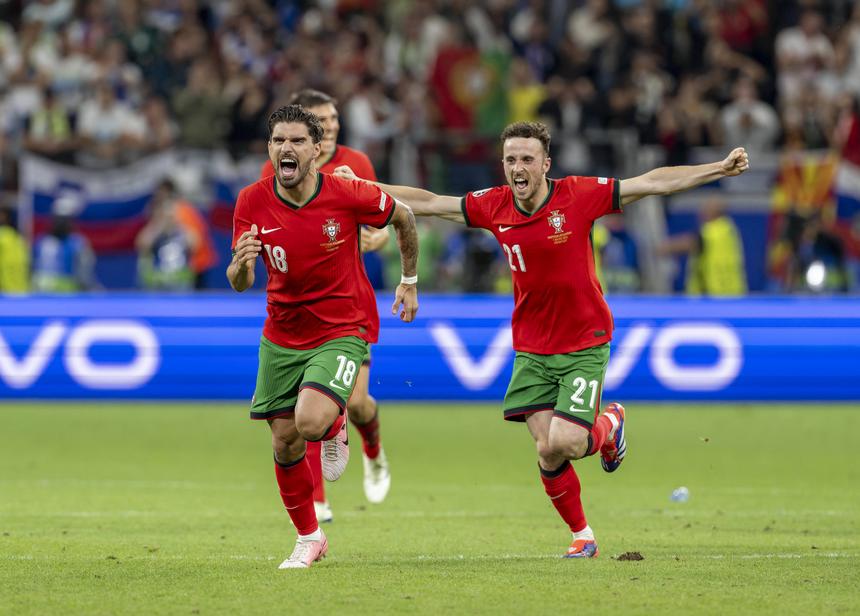 Rúben Neves e Diogo Jota festejam conquista da Liga das Nações por Portugal