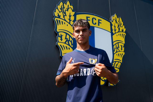 Mercado oficial: Famalicão contrata médio de 20 anos