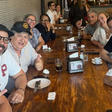 Neymar levou funcionários do Santos para almoçar numa churrascaria. Foto Neymar/Instagram