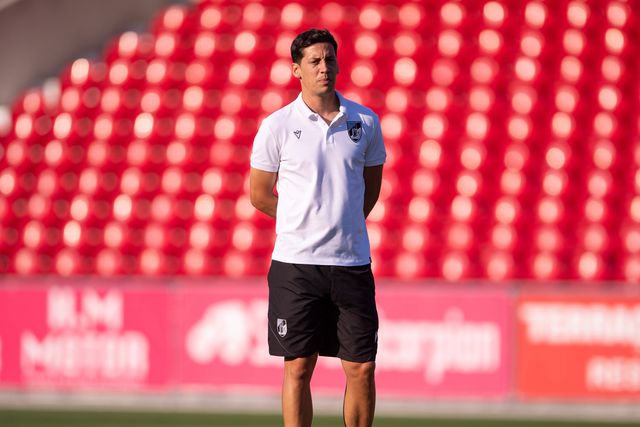 Luís Pinto: «Temos de jogar uns pelos outros e uns com os outros»