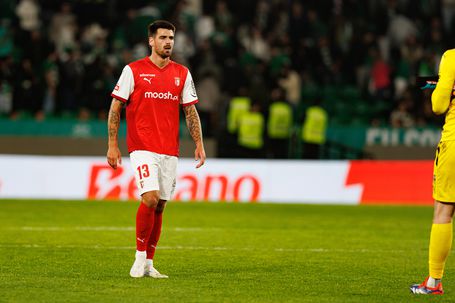 Ex-Benfica e SC Braga a caminho de histórico francês