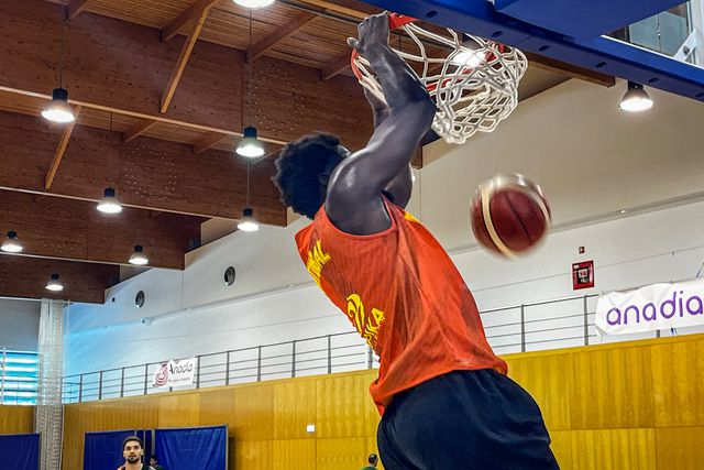 Neemias Queta já está em Portugal a treinar com a Seleção