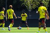 Nestory Irankunda sofreu um penálti  no jogo de preparação com o Brentford - Foto: X/Watford