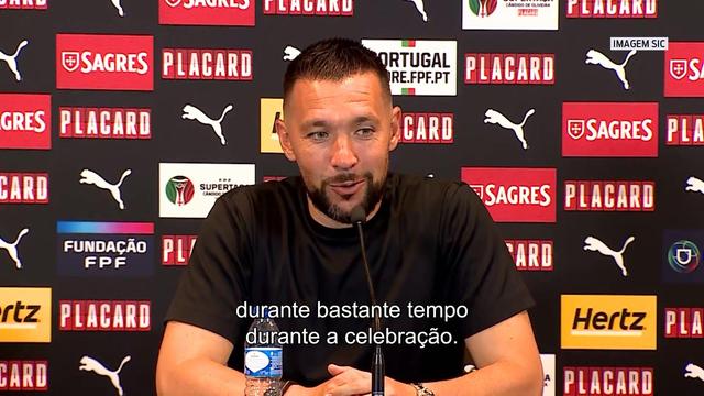 Farioli e a lesão de Bednarek: «É inaceitável jogar neste tipo de relvado»