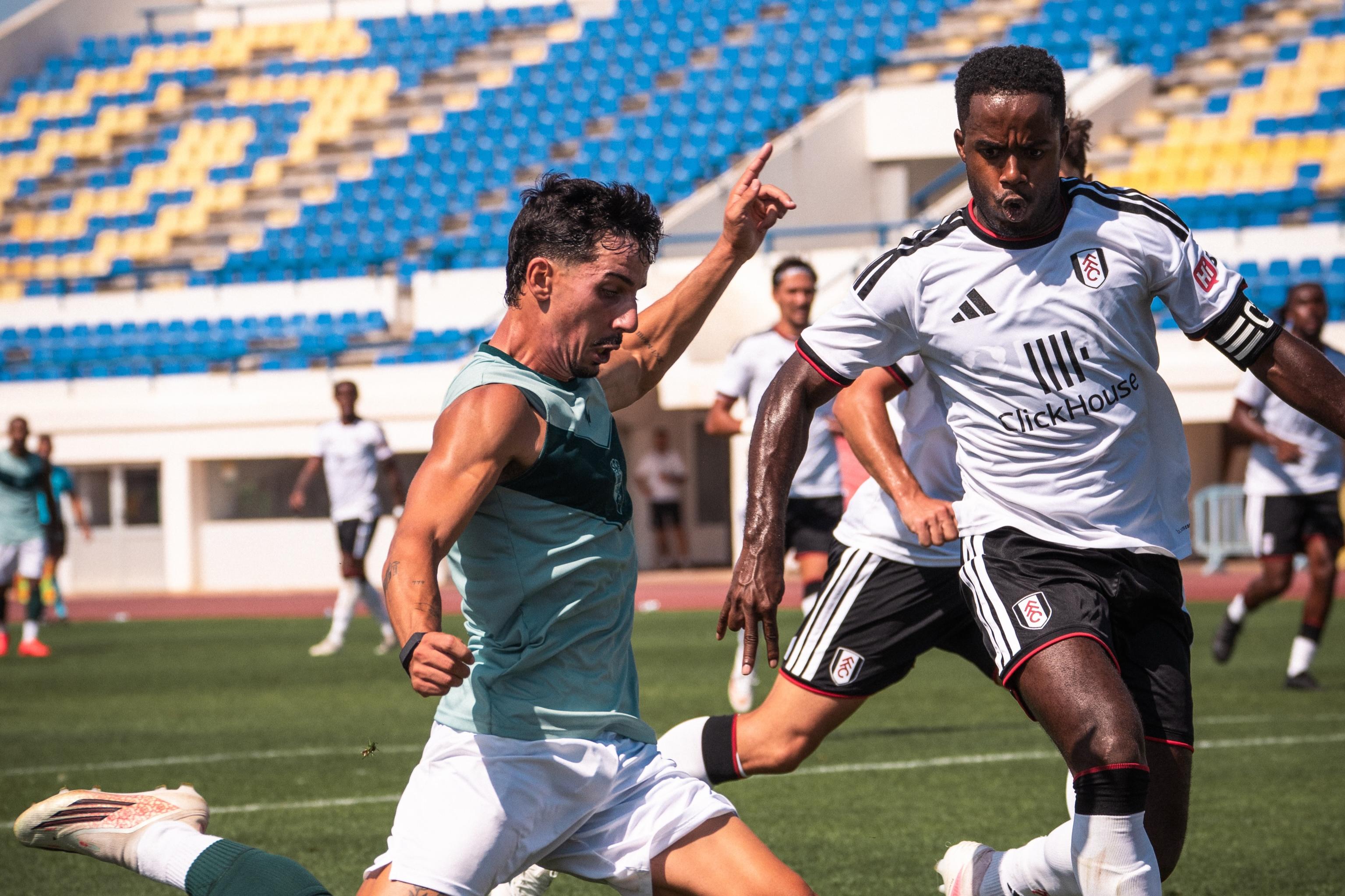 Farense defrontou o Fulham em Lagos - Foto: Farense
