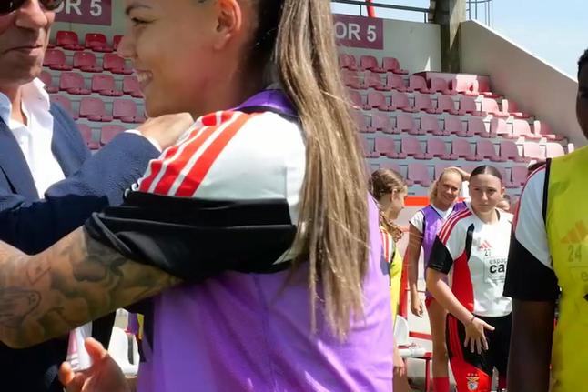 Rui Costa marcou presença no treino do Benfica e deixou mensagem