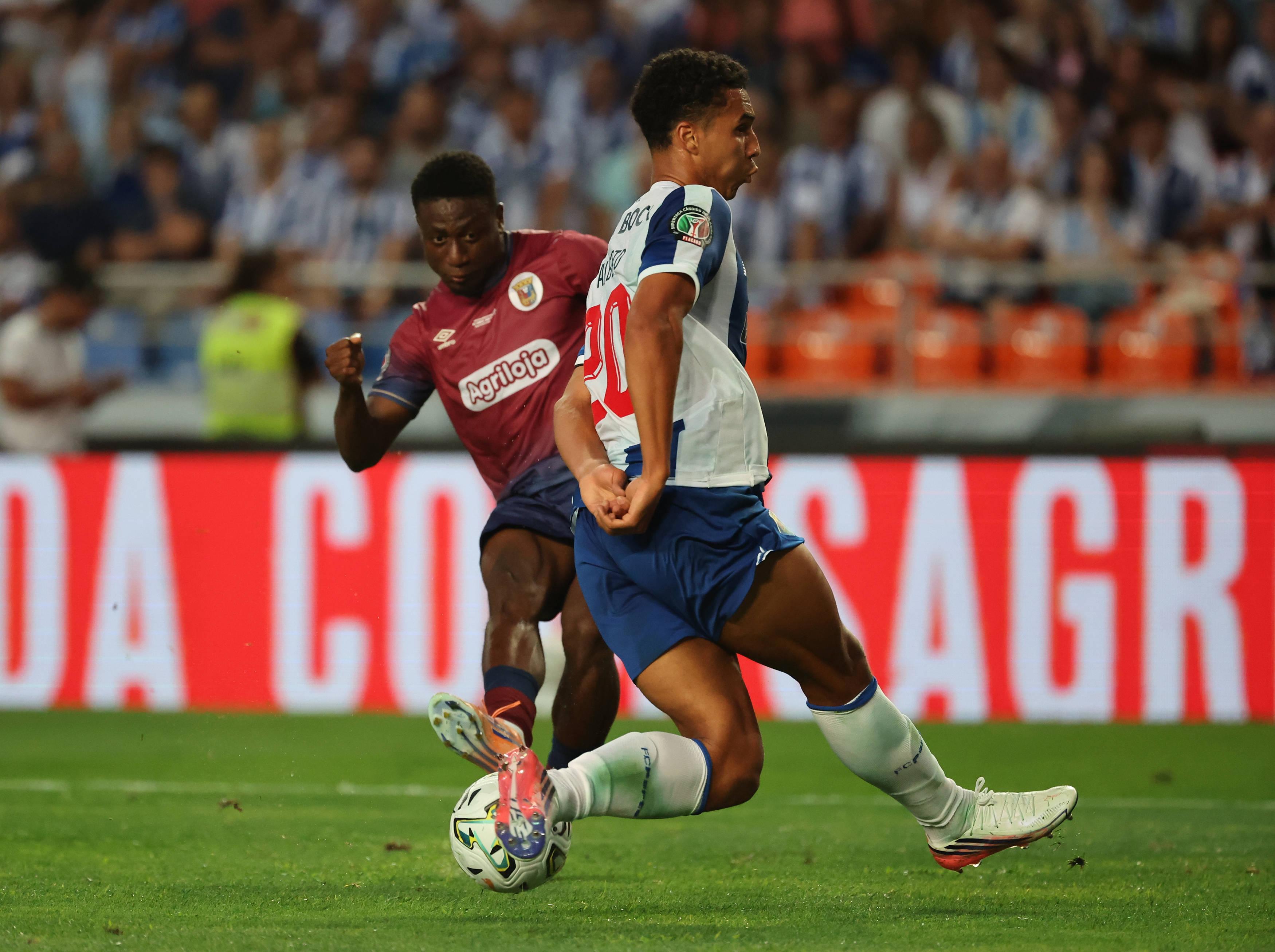 Dany Jean tentou a sorte. Foto: IMAGO (FC Porto-Torreense)
