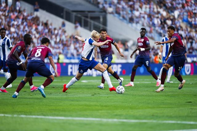 Froholdt na Supertaça - Foto: FPF