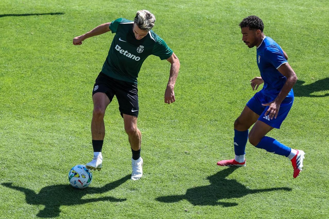 Alverca concluiu testes de pré-época com triunfo sobre o Sporting B (Sporting CP)