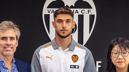 Yaremchuk chega ao Valência por empréstimo do Club Brugge