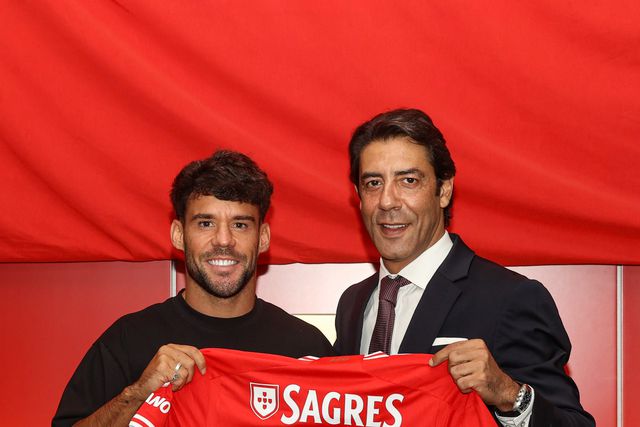 Chegada de Bernat é desconfiança em relação a Jurásek? A resposta de Schmidt