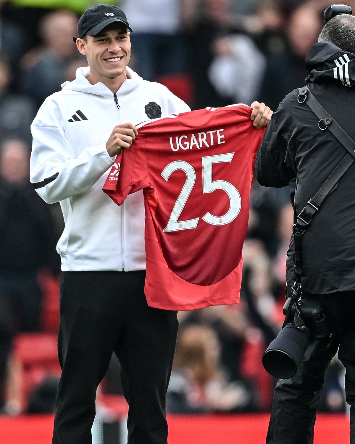 Ugarte apresentado antes do Man. United-Liverpool: «É um sonho estar aqui»