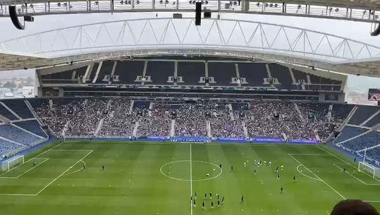 O ambiente no Dragão em dia de apresentação da equipa feminina do FC Porto