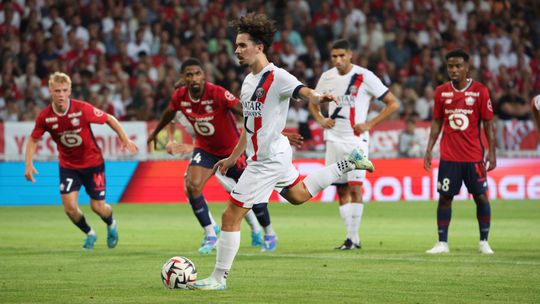 PSG é líder isolado da Ligue 1 com vitória em Lille e golo de Vitinha