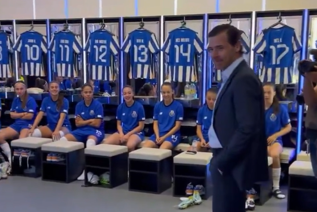 Villas-Boas fala à equipa feminina: «Estou seguro que daqui a dois anos estaremos na Primeira Liga»