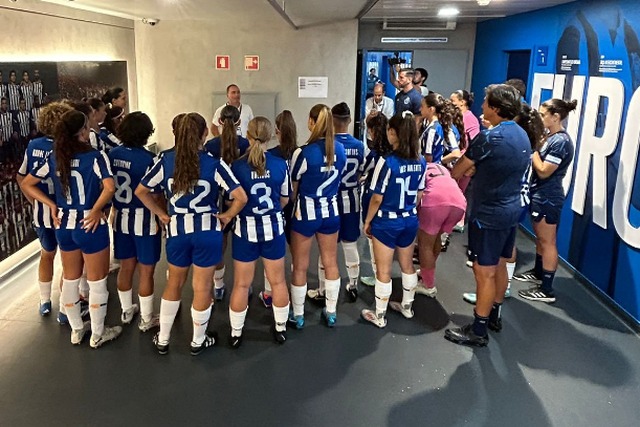 A apresentação e o primeiro golo do FC Porto feminino no Dragão (vídeos)