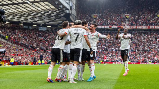 Luis Díaz e Salah espalham o terror em Old Trafford