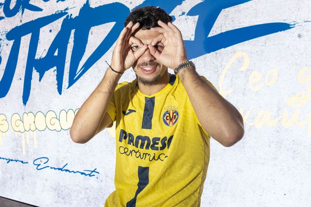 Mikautadze é o novo ponta de lança do Submarino Amarelo (Foto: Villarreal CF)