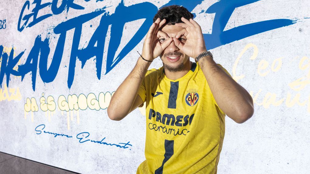 Mikautadze é o novo ponta de lança do Submarino Amarelo (Foto: Villarreal CF)