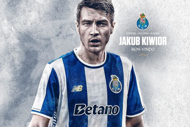 Oficial: Jakub Kiwior reforça defesa do FC Porto