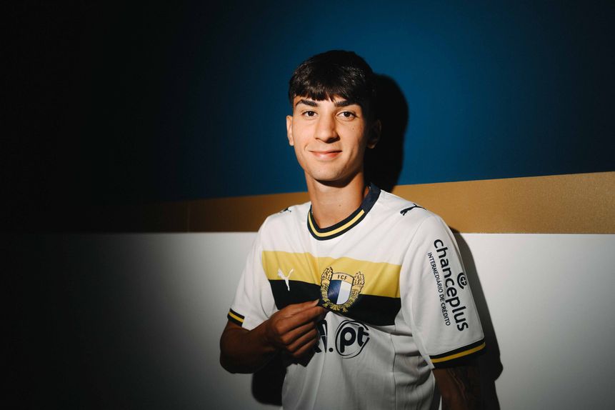 Médio vai abraçar no Minho a primeira experiência fora do seu país (Foto: Famalicão)