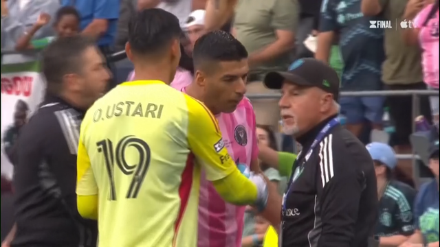 Suárez: depois de mordidelas, as cuspidelas