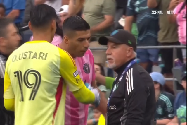 Suárez: depois de mordidelas, as cuspidelas