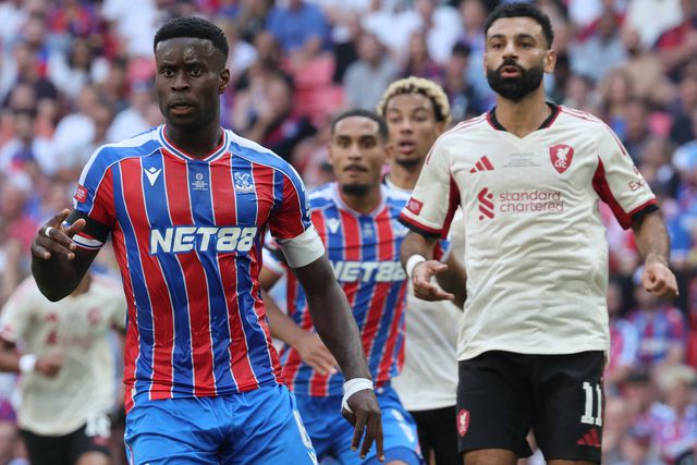 Marc Guéhi (à esq.), jogador do Crystal Palace - Foto: IMAGO
