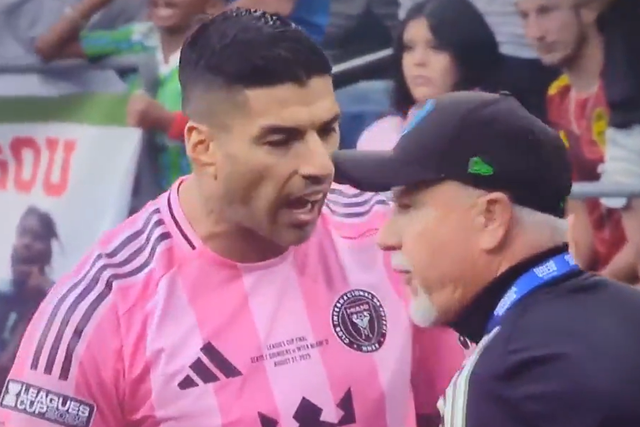 Luis Suárez desentendeu-se com elemento da equipa técnica do Seattle Sounders