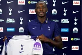 5. Tottenham: -213.5 M euros (€32.8 M recebidos e €246.3 M gastos) — Kolo Muani foi reforço (Foto: Tottenham)